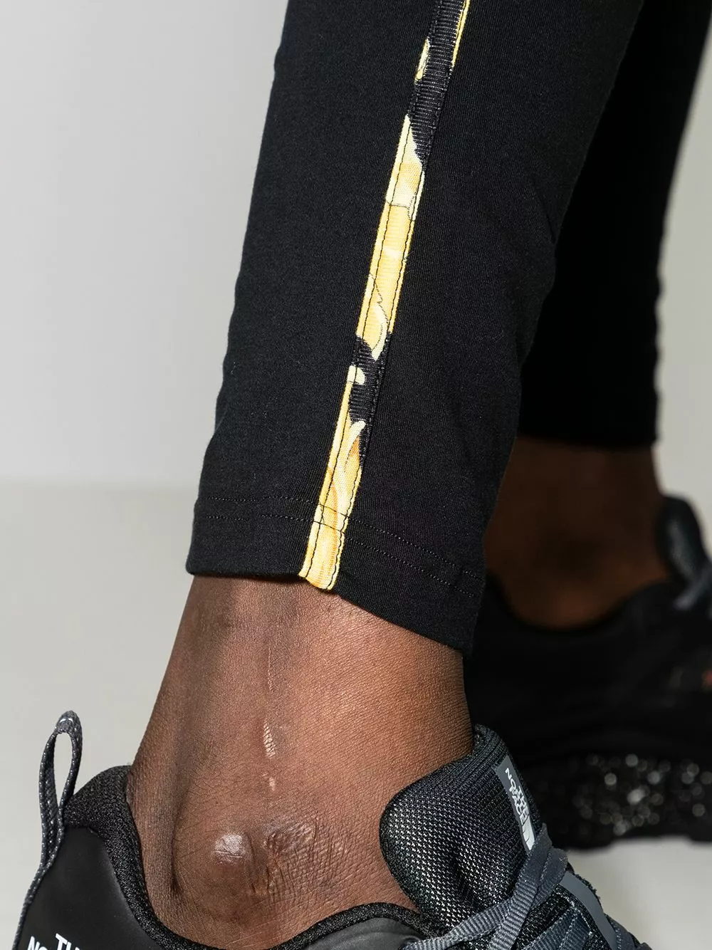 Versace Grecca border baroque stripe leggings 6 Versace Grecca border baroque stripe leggings