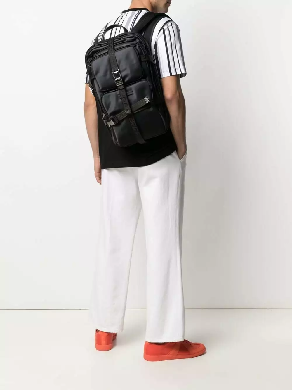 Versace Motif print buckle fastening backpack 4 Versace motif-print buckle-fastening backpack