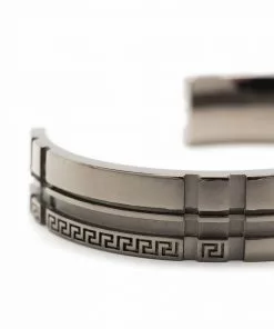 Versace Greca engraved cuff bracelet 7 Versace Greca-engraved cuff bracelet