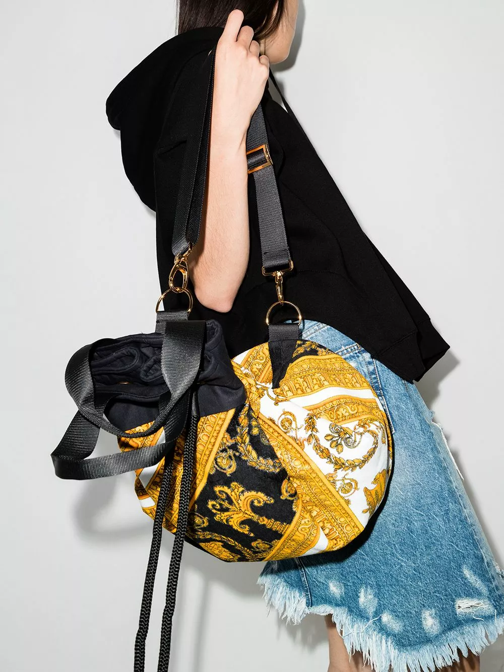 Versace Barocco print drawstring beach bag 4 Versace Barocco print drawstring beach bag