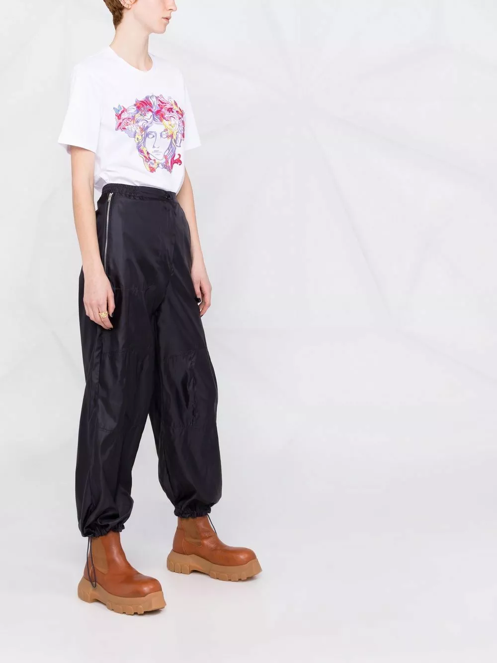 Versace Rhinestone embellished Medusa T shirt 8 Versace rhinestone-embellished Medusa T-shirt