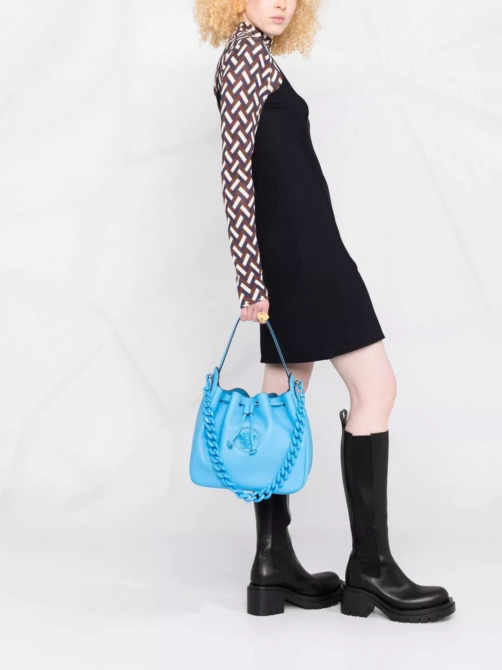 Versace Medusa plaque bucket bag 4 Versace Medusa-plaque bucket bag