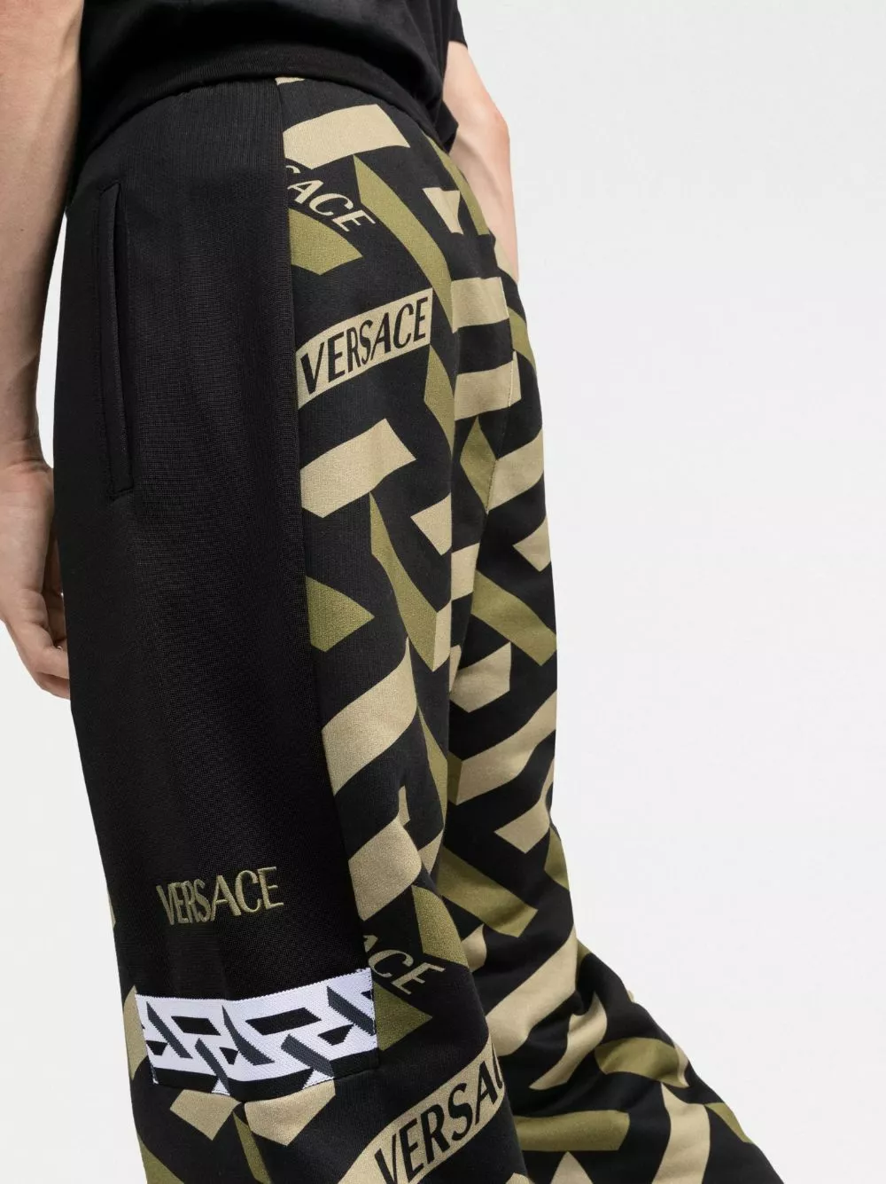 Versace Greca pattern logo print trousers 7 Versace Greca-pattern logo-print trousers